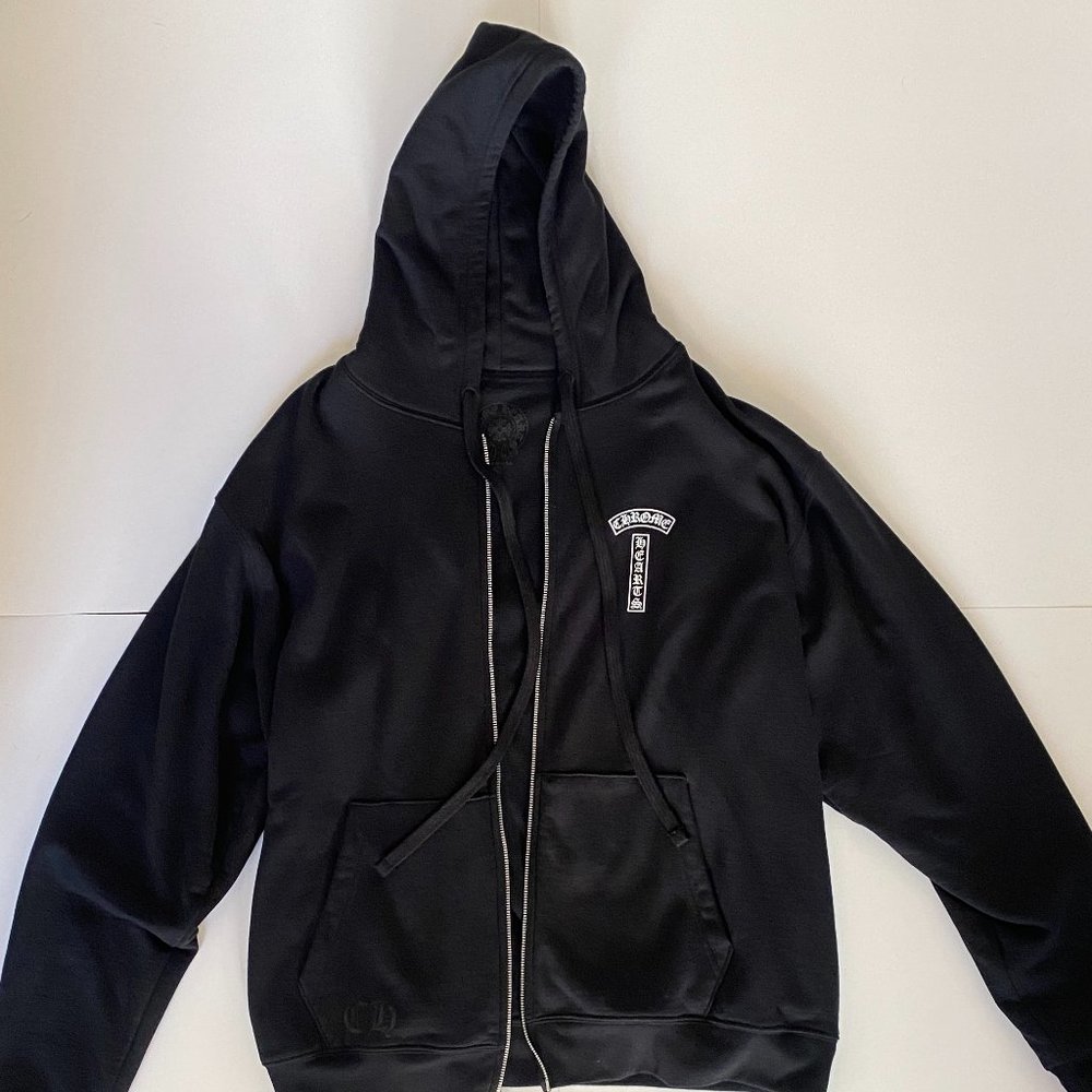 CHROME HEARTS HOODIE SIZE XL BRAND NEW NEVER WORN. COMES WITH RECEIPT AND BAG